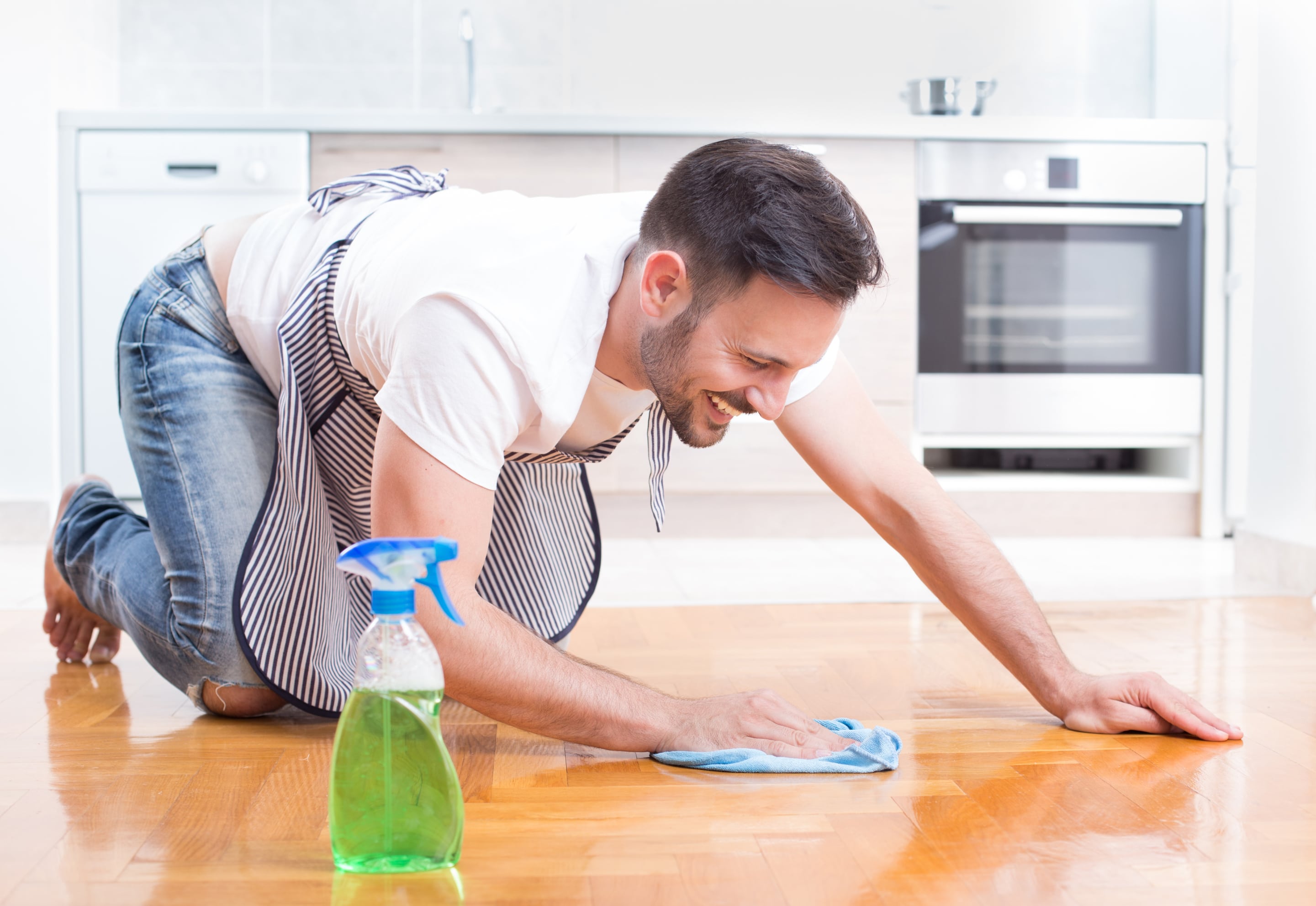 Bien nettoyer le parquet avec des produits naturels