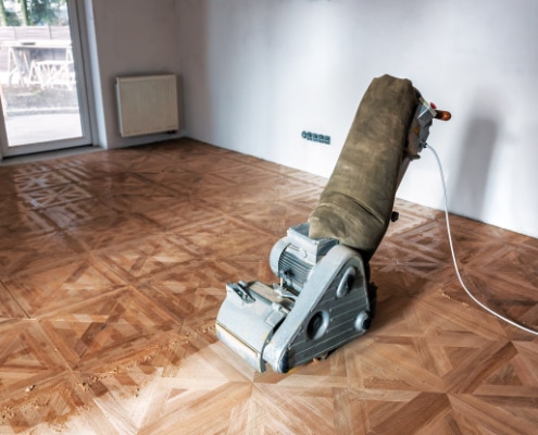 Vieux parquet en bois : comment le rénover ?