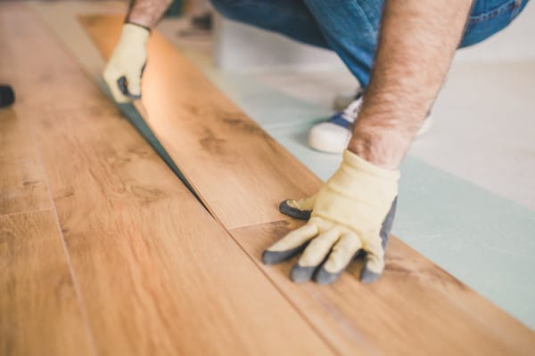 Parquet flottant : quel sens de pose ?