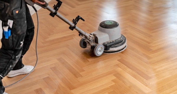 Conseils pour rénover son parquet soi-même